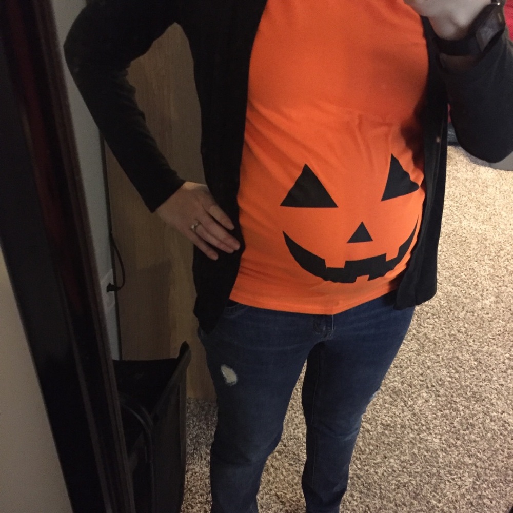 Pregnancy announcement Halloween pumpkin - Picture 4 of 4